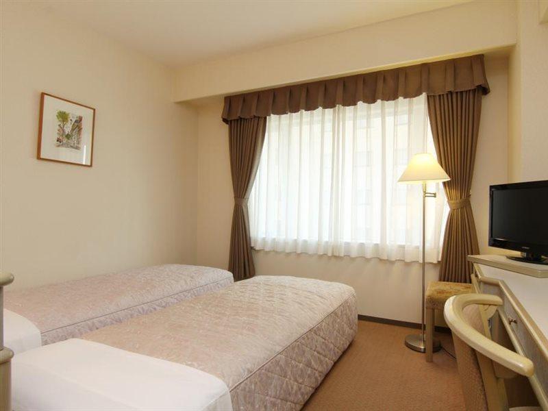 Hotel Green Tower Makuhari Chiba Exterior photo