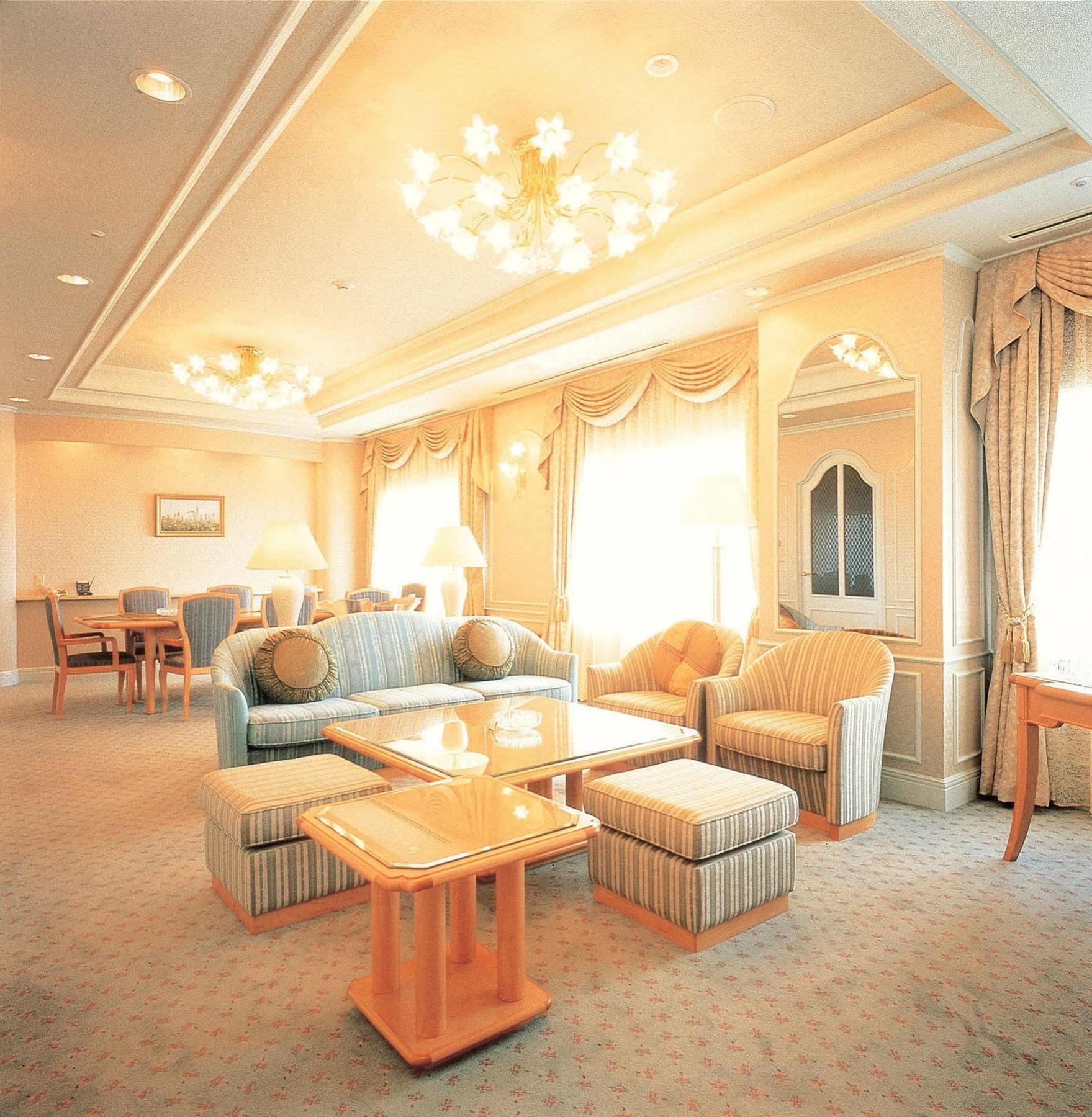 Hotel Green Tower Makuhari Chiba Exterior photo